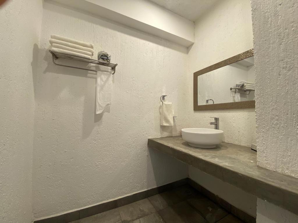 Hotel Aeropuerto Morelia Alvaro Obregon Kültér fotó