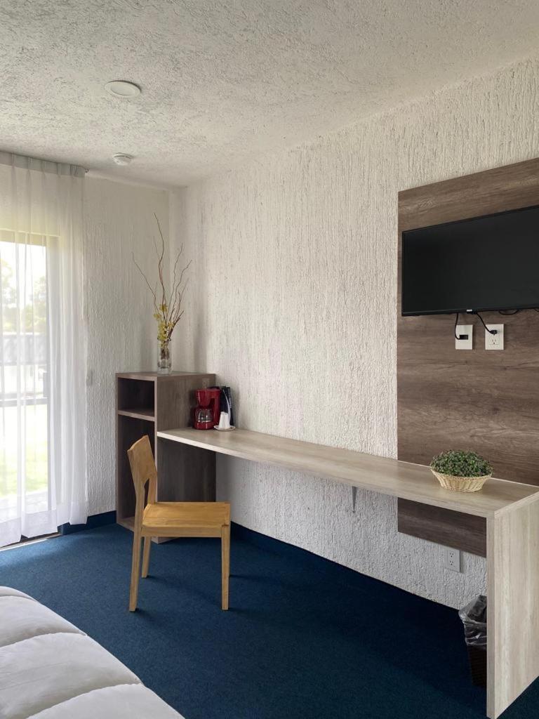 Hotel Aeropuerto Morelia Alvaro Obregon Kültér fotó