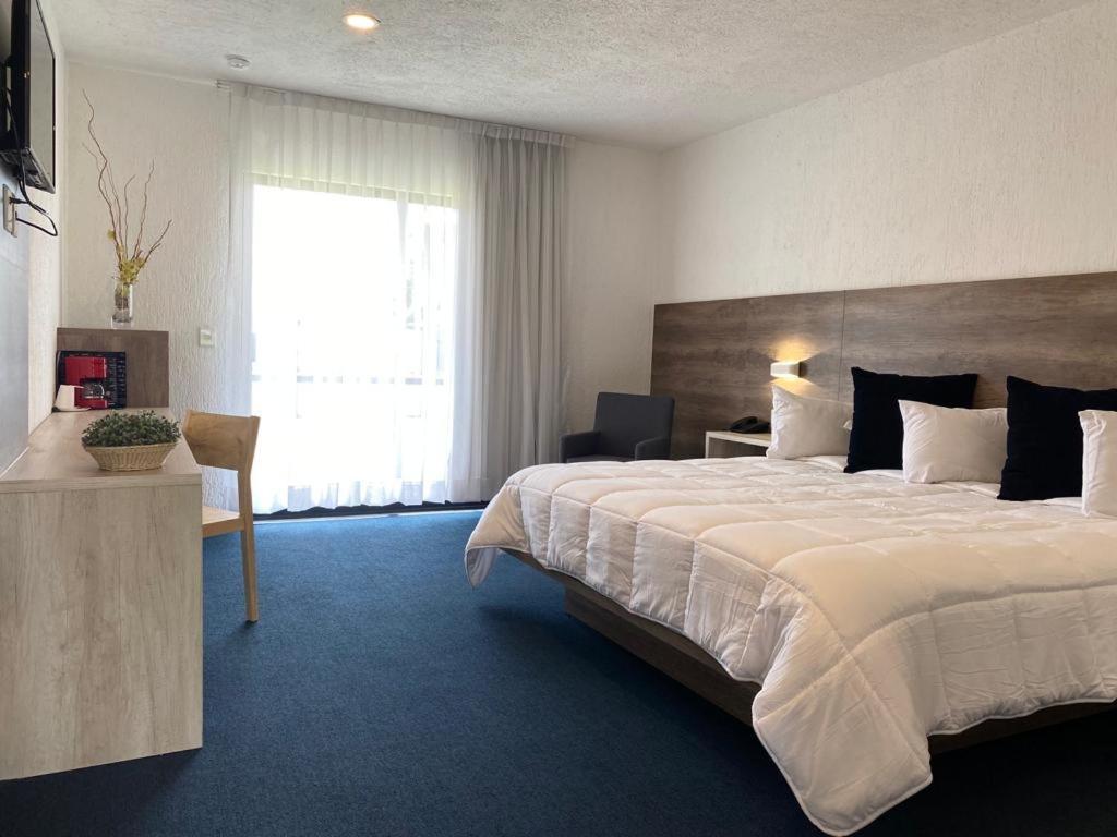 Hotel Aeropuerto Morelia Alvaro Obregon Kültér fotó